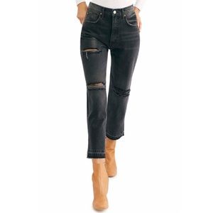 ✨We The Free Distressed Cropped Jeans